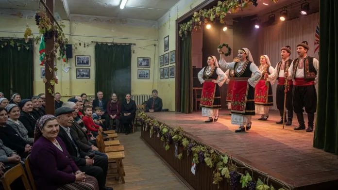 Трифон Зарезан — зарязване на лозя и празник на виното при читалище